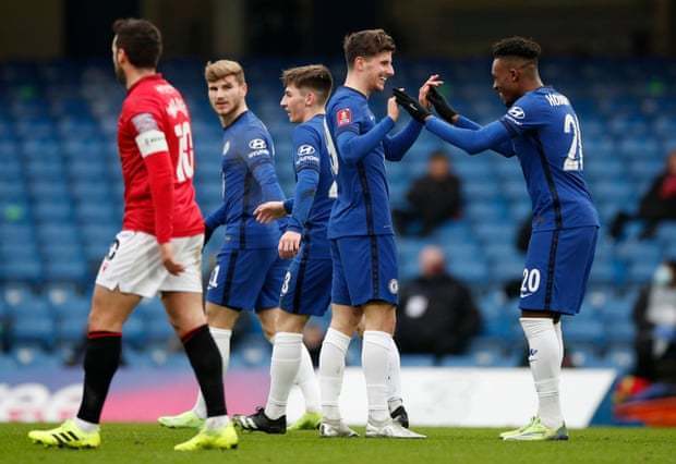 莱切vs都灵：班达、法尔科内首发，切-亚当斯、弗拉希奇出战